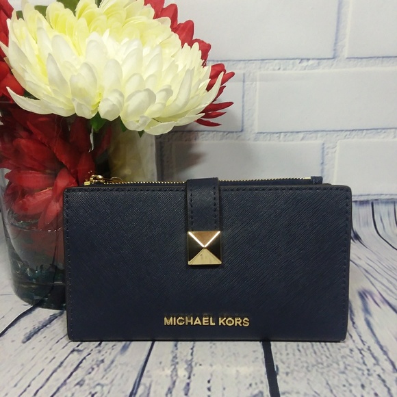 Michael kors karla wallet Clearance